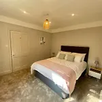 Sl - Fabulous 2 Bed Character Property Close To Town