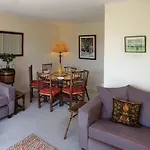 47 Wetherby Way, 3 Bedrooms, Sleeps 6, Easy Walk To Town, Parking, Self Catering, Great View