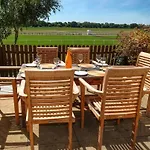 47 Wetherby Way, 3 Bedrooms, Sleeps 6, Easy Walk To Town, Parking, Self Catering, Great View