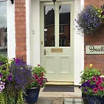 Broadlands Guest House
