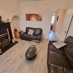 Cottage 5 Minutes Walk To River And Town Centre