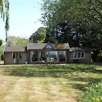 Idyllic Log Cabin Near Stratford Upon Avon