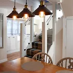 Broom Hall Inn