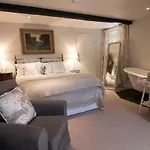 The Bell, Alderminster