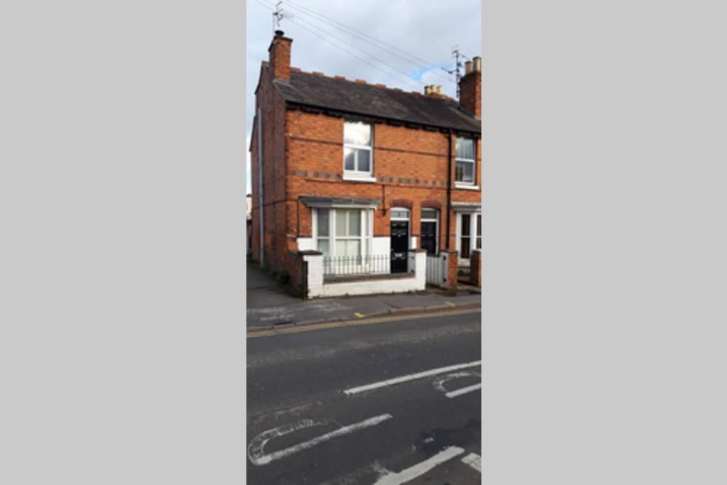 Luna - Grove Road * Stratford-upon-Avon
