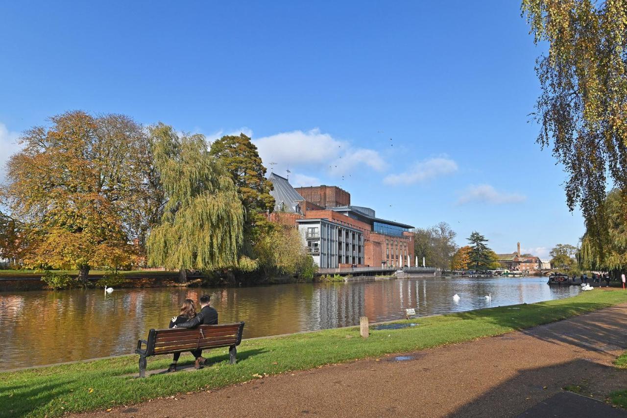 The Teapot In Town Centre Free Parking Stratford-upon-Avon