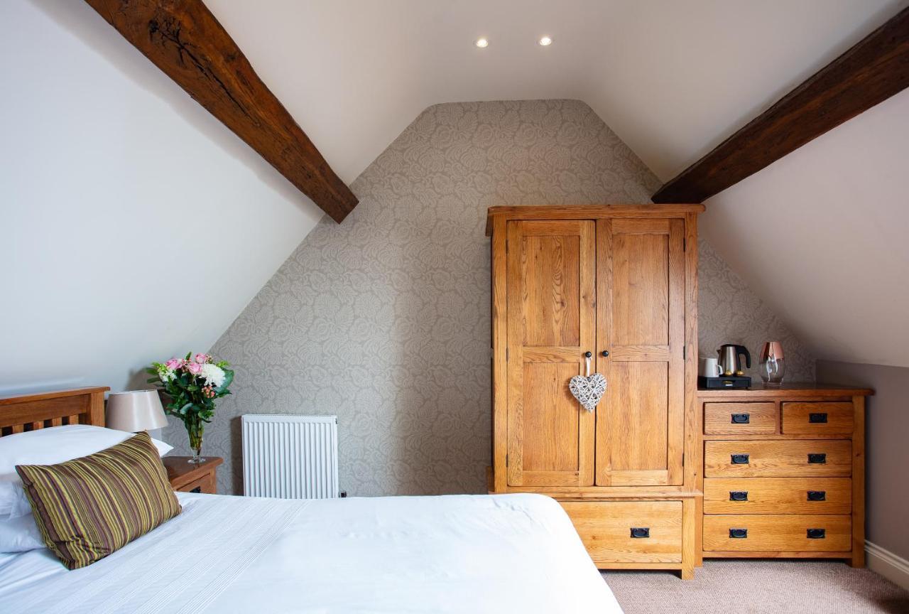 Hall Inn Broom