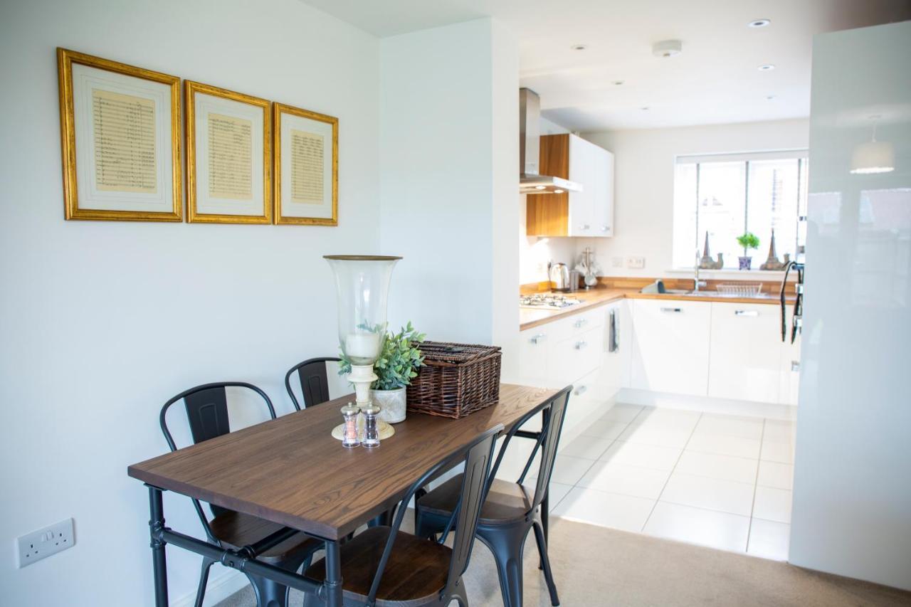Modern House With Free Private Parking And Wifi Casa de férias Stratford-upon-Avon