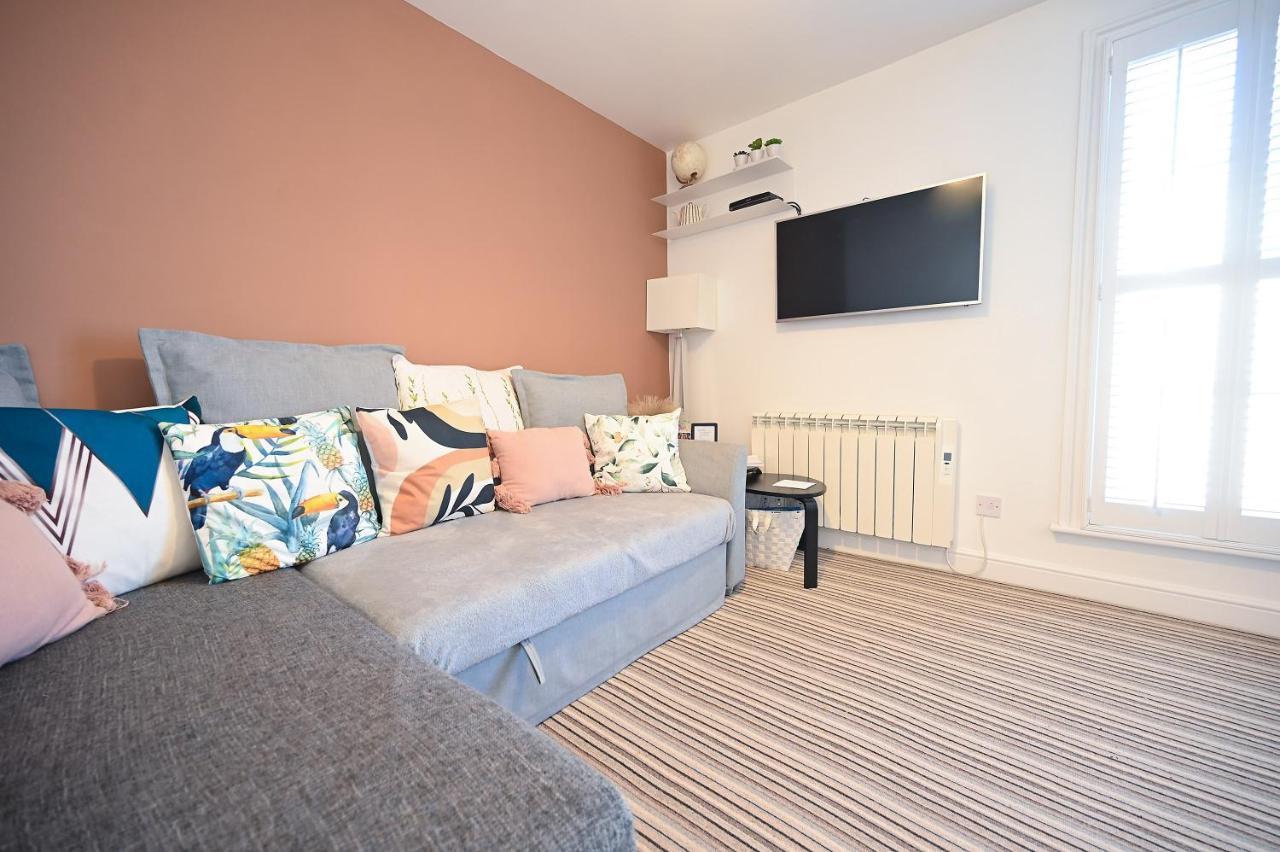 Holiday home The Teapot In Town Centre Free Parking