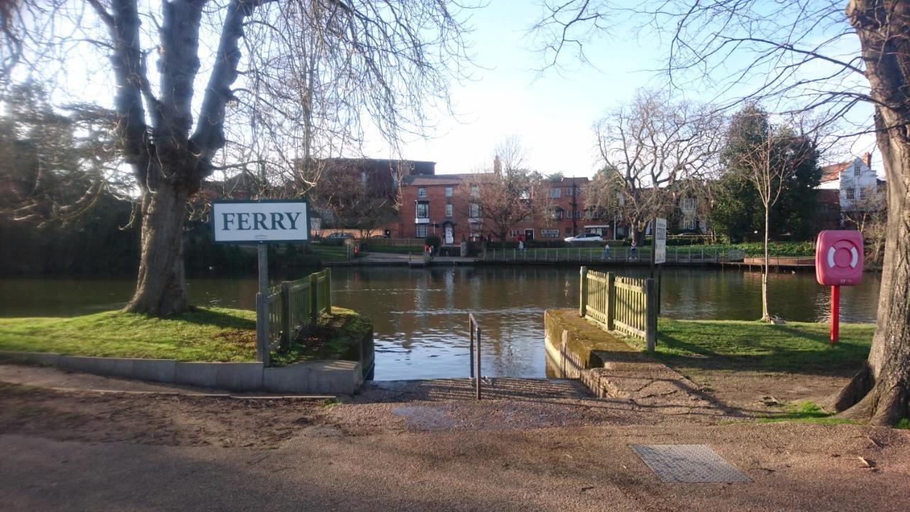 47 Wetherby Way, 3 Bedrooms, Sleeps 6, Easy Walk To Town, Parking, Self Catering, Great View * Stratford-upon-Avon