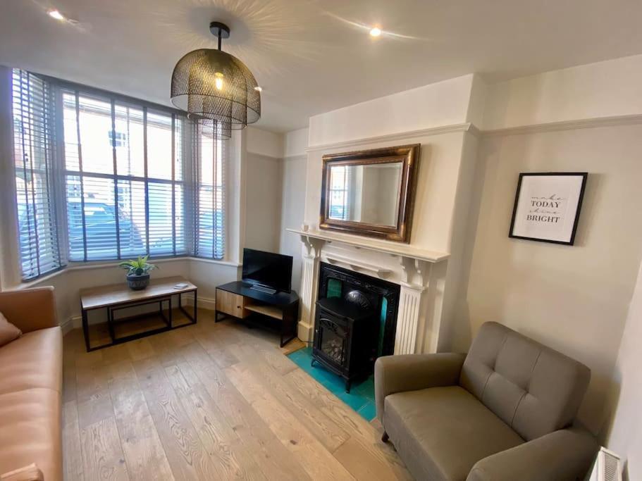 Sl - Fabulous 2 Bed Character Close To Town
