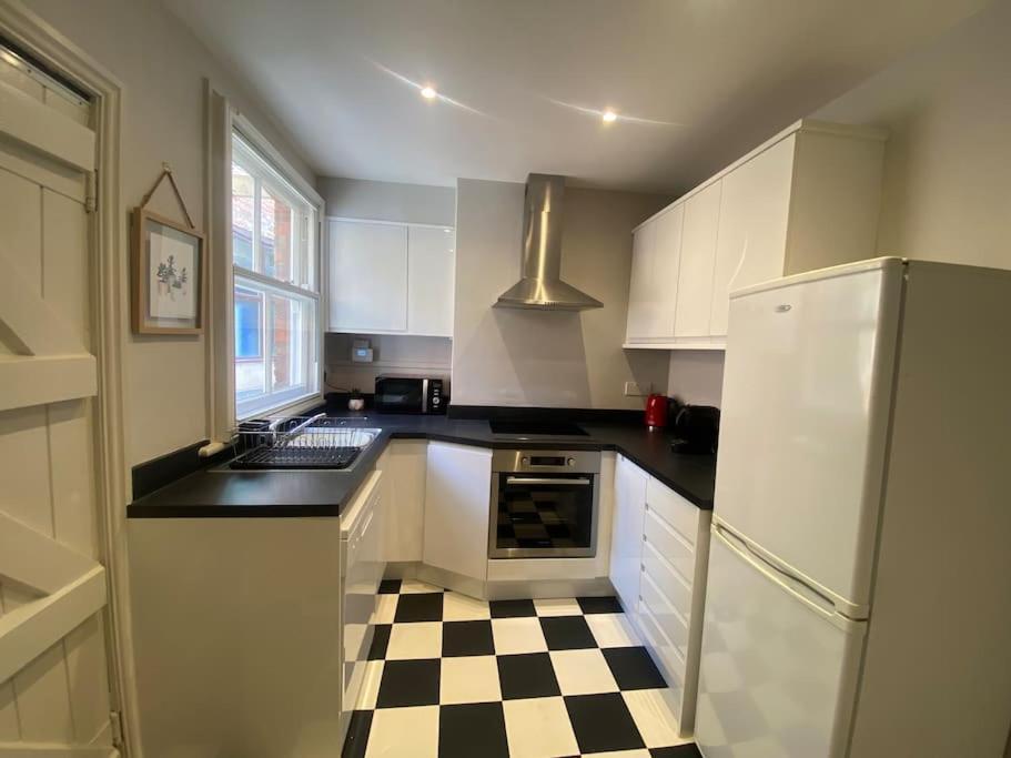 Sl - Fabulous 2 Bed Character Close To Town Holiday home