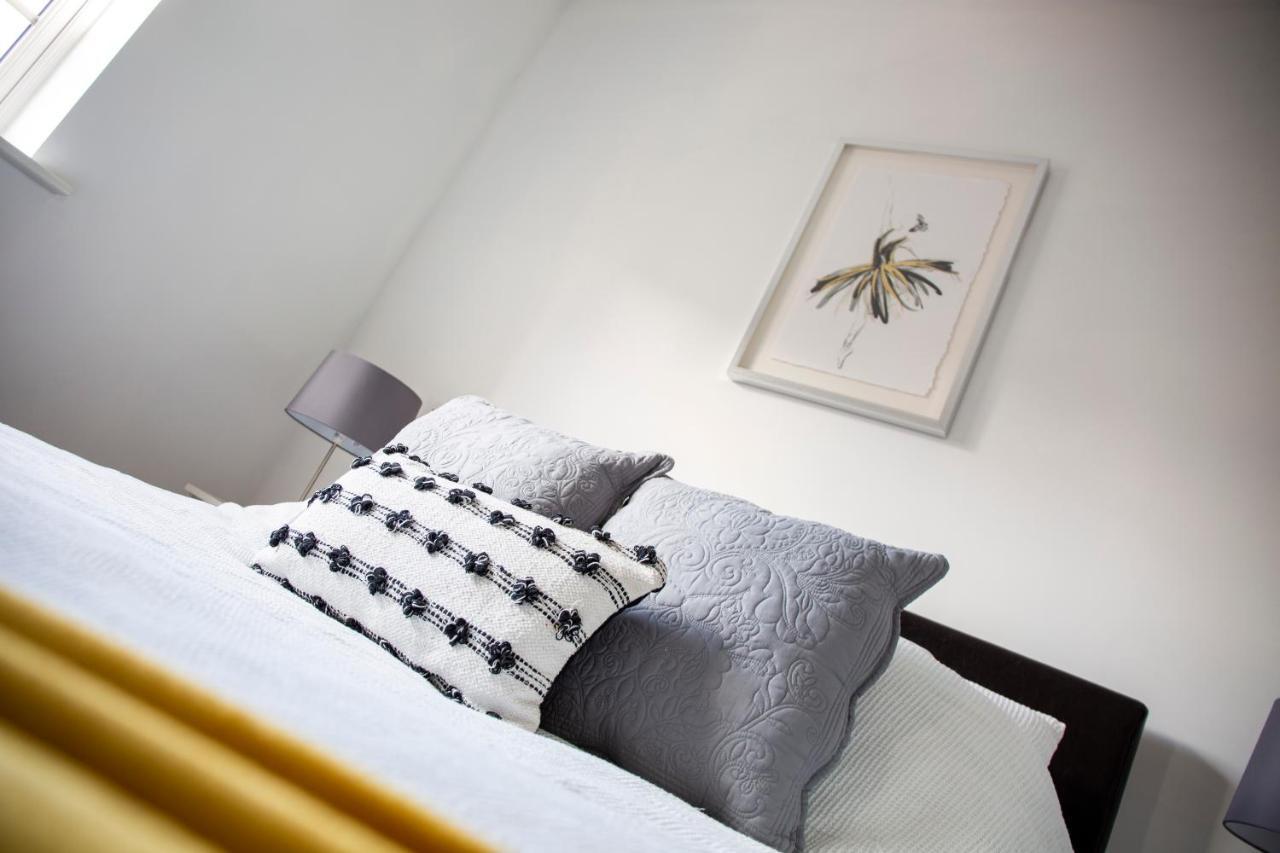 Superb In Upon Avon With Free Parking & Wi-fi