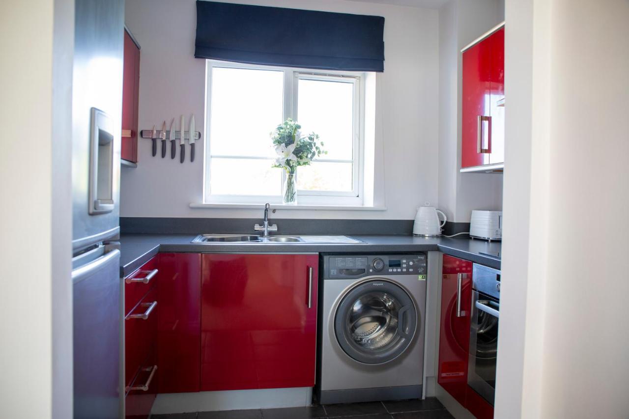Superb In Upon Avon With Free Parking & Wi-fi Apartment *