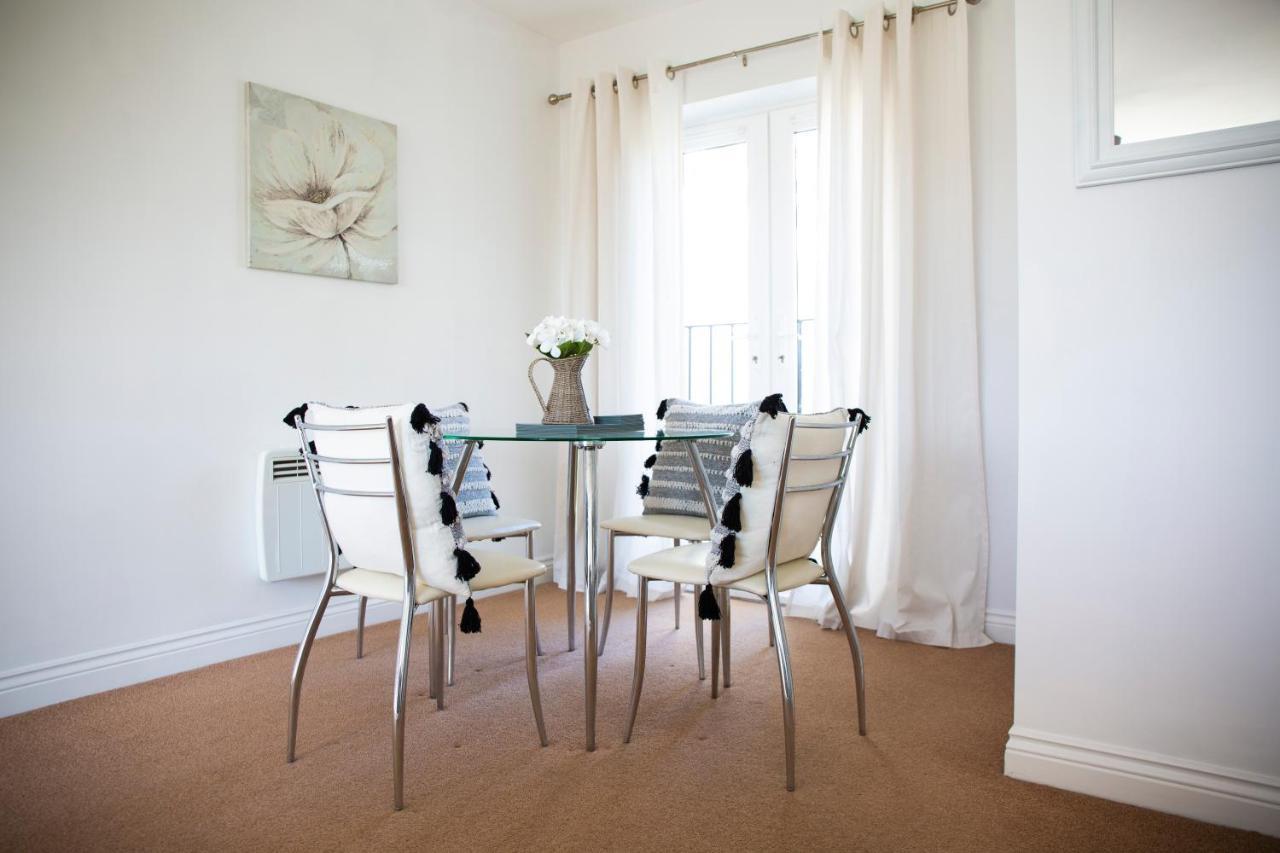 Superb In Upon Avon With Free Parking & Wi-fi Apartment