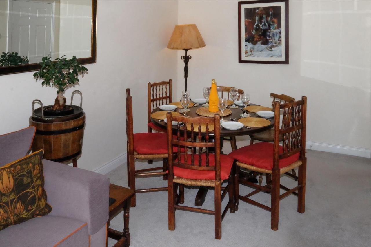 Casa de férias 47 Wetherby Way, 3 Bedrooms, Sleeps 6, Easy Walk To Town, Parking, Self Catering, Great View