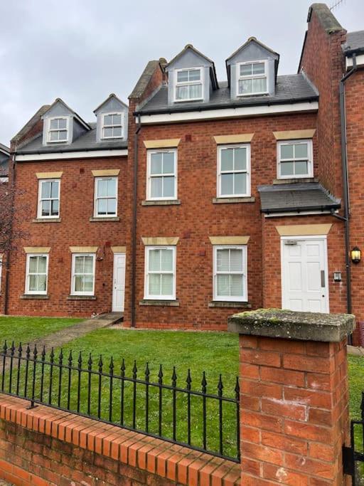 Luxury Town Centre Walking Distance To Rsc Theatre Apartment