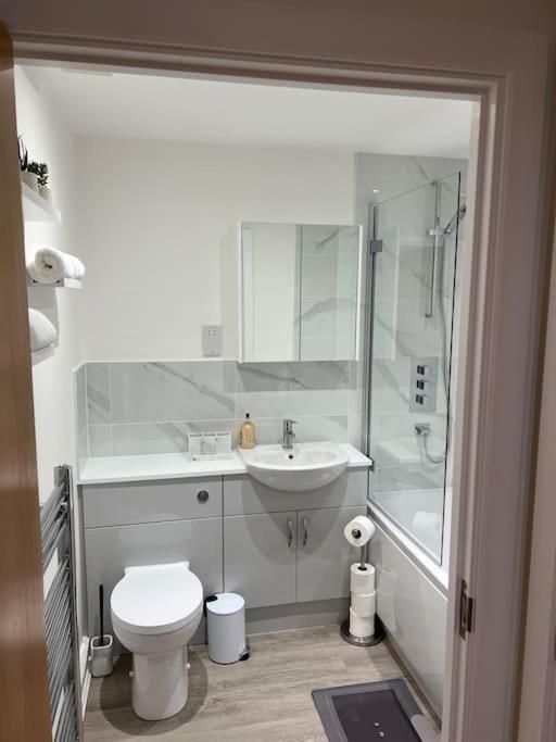 Apartment Luxury Town Centre Walking Distance To Rsc Theatre *