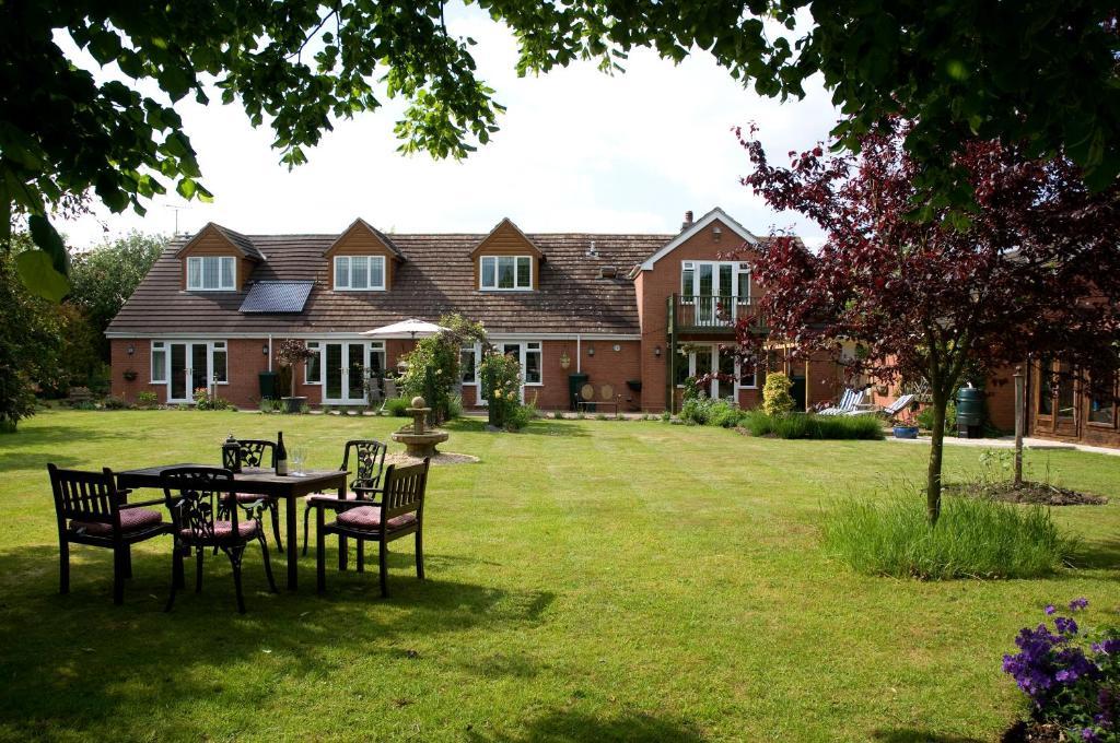 Buckle House 4*