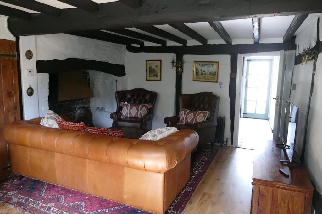 Old In Upon Avon Holiday home *