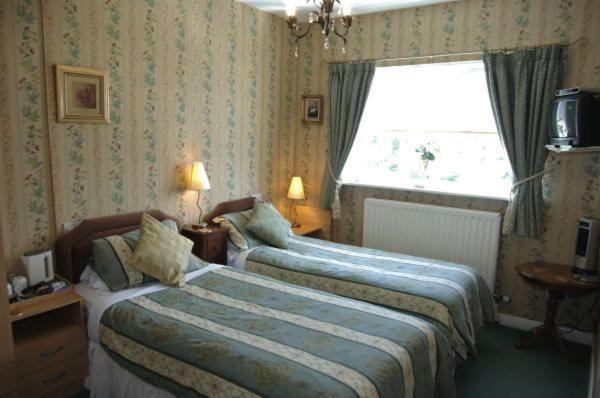 Guest house Moonraker House 4*