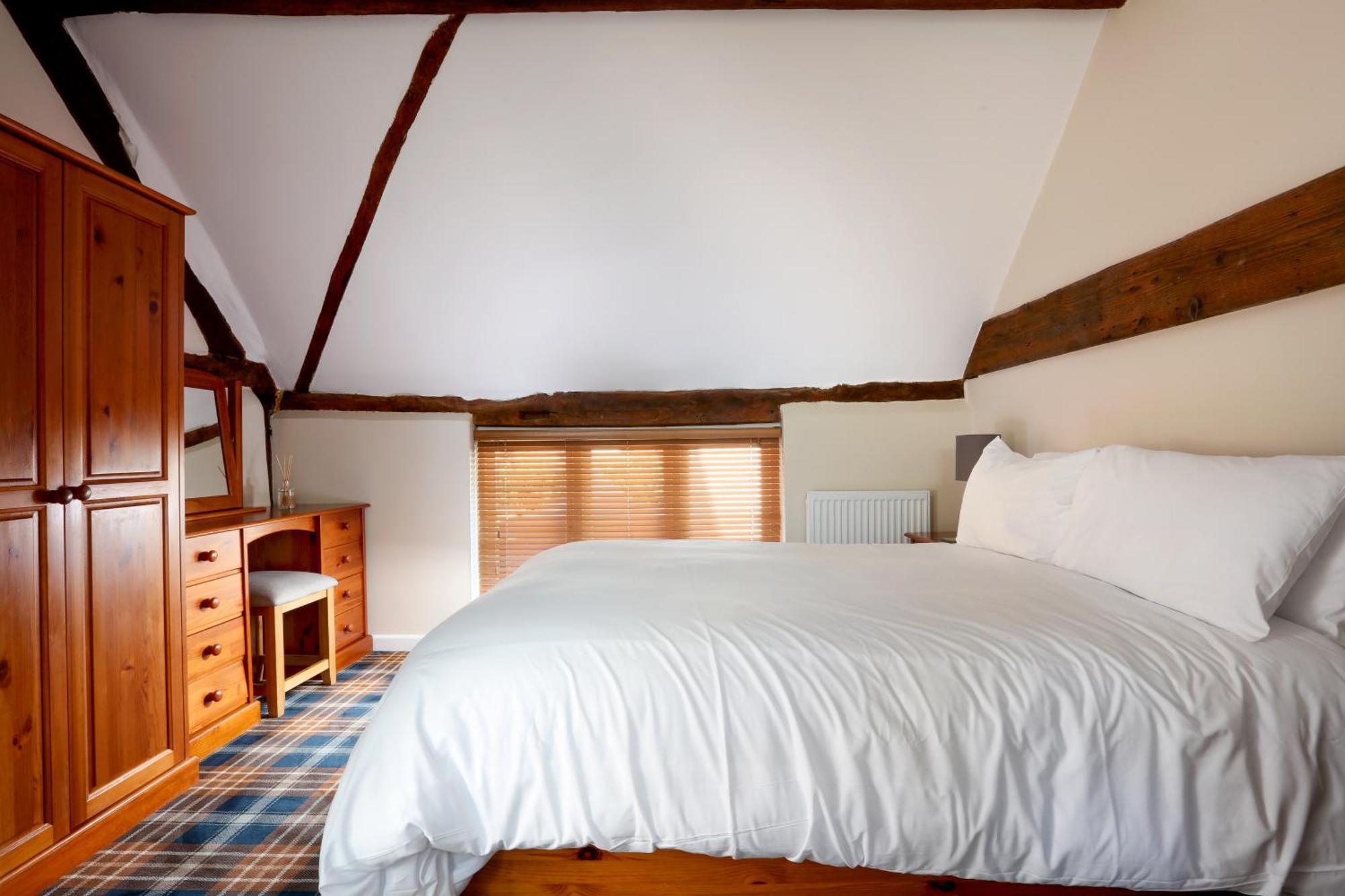 Inn Hall 4*