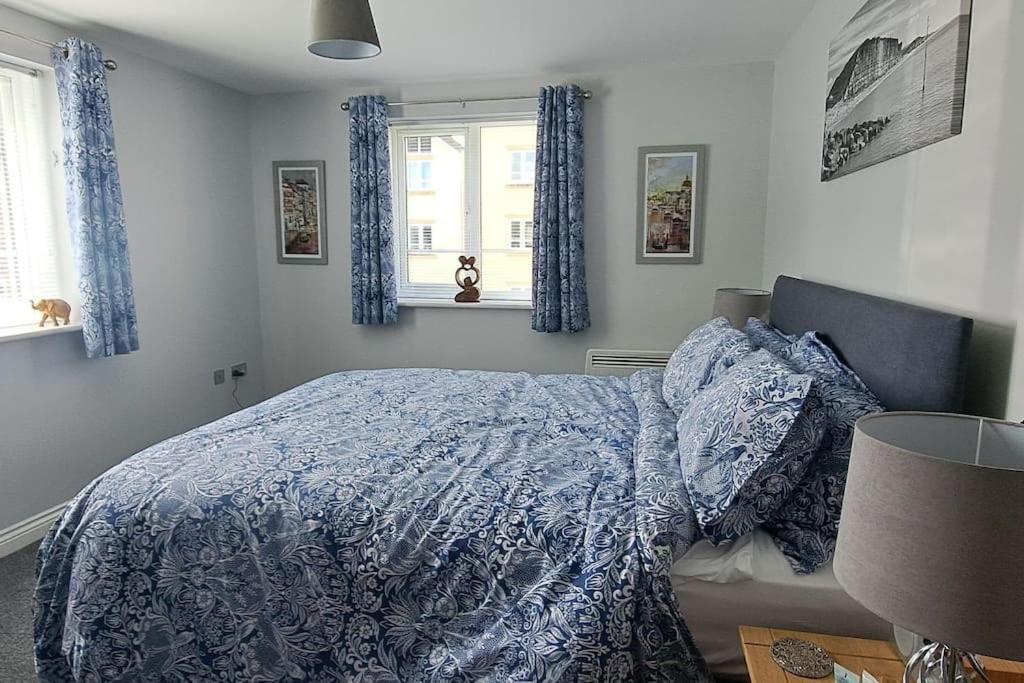 2 Bedroom In Upon Avon With Free Onsite Parking Apartamento