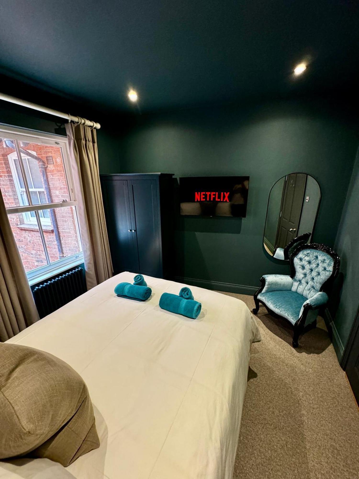 Romeo's Arch High End Luxury In Centre Of With Parking Stratford-upon-Avon