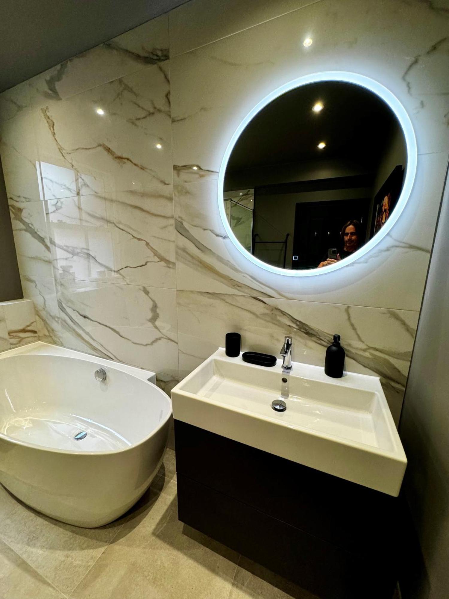 Apartment Romeo's Arch High End Luxury In Centre Of With Parking