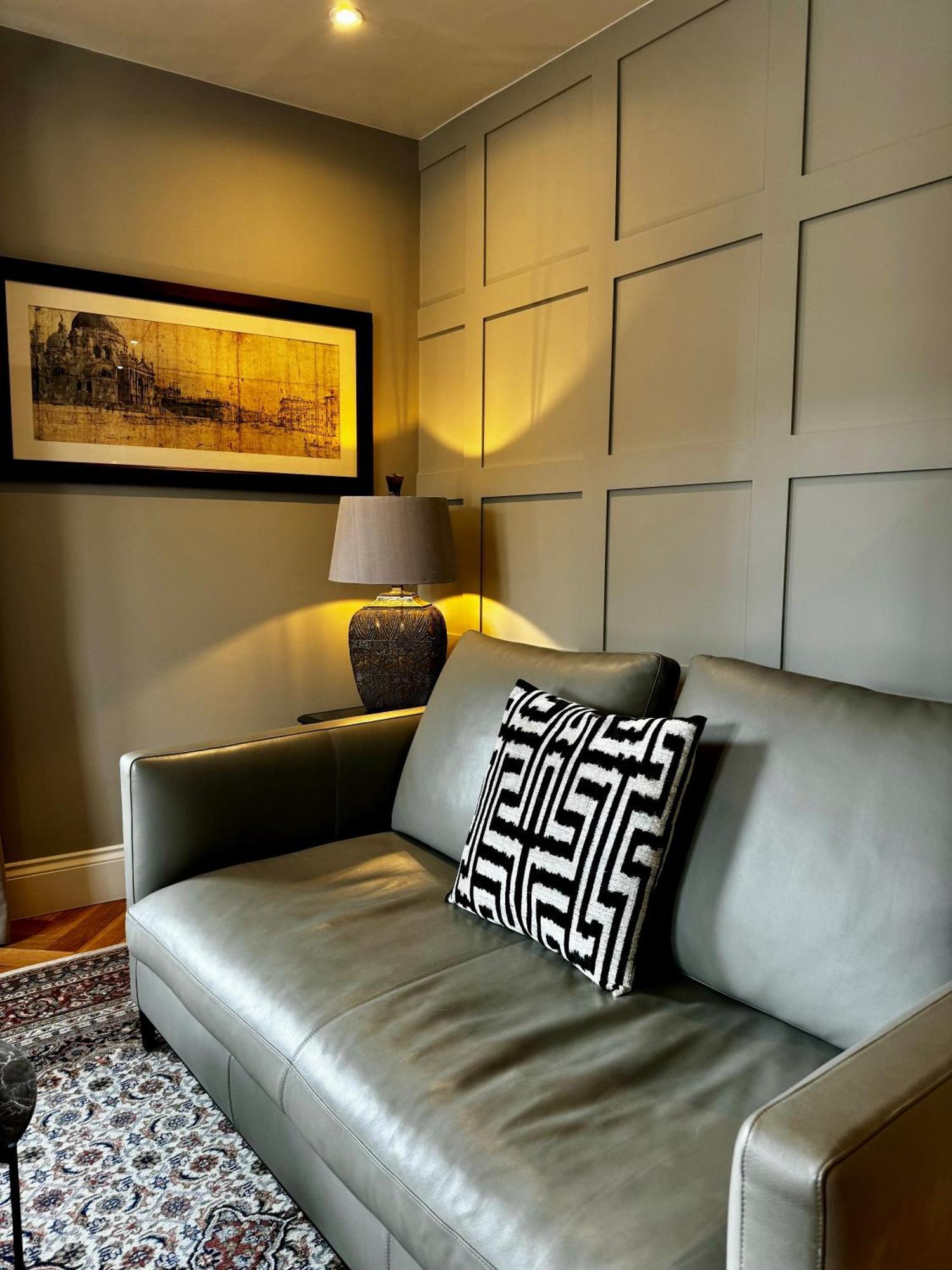 Romeo's Arch High End Luxury In Centre Of With Parking *