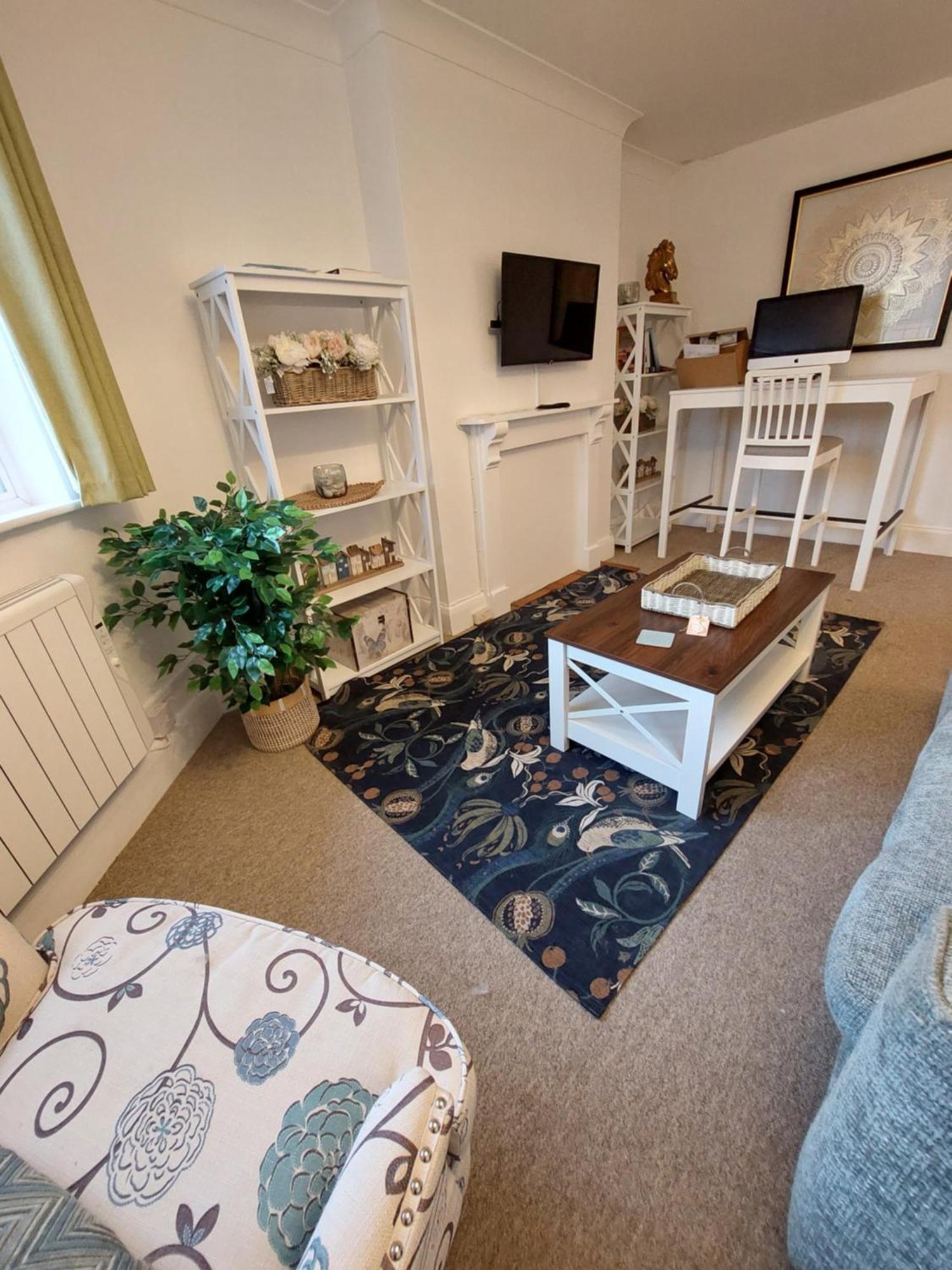 The Gallery With Parking Apartment
