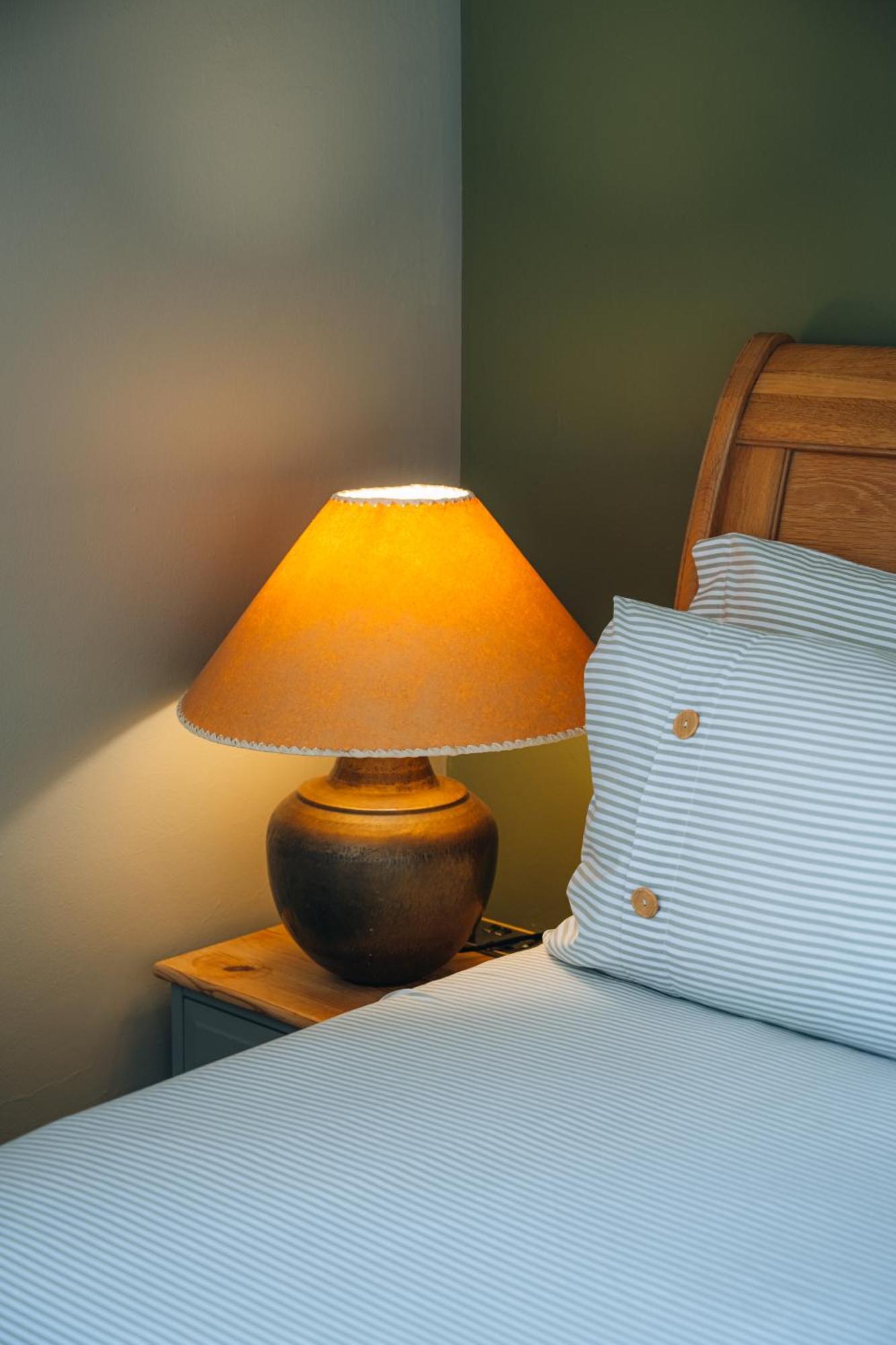 The Hideaway - Upon Avon - - Free Offstreet Parking - 2 Bedroom Luxury *