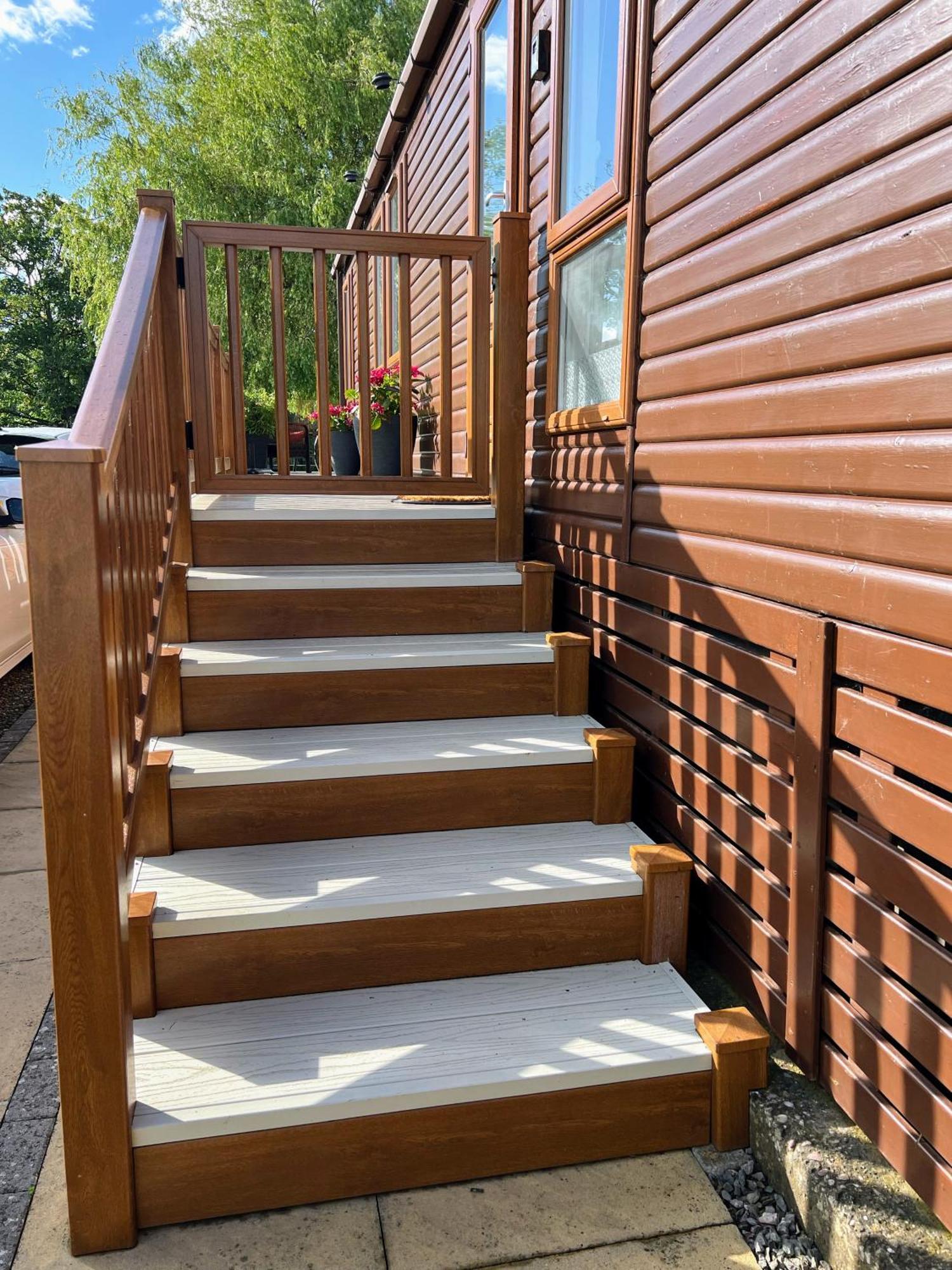 Chalet Riverbank