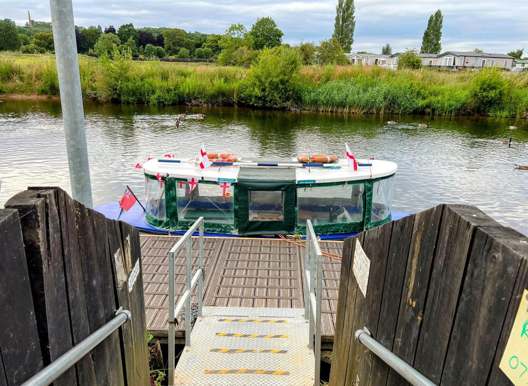 Chalet Riverbank Stratford-upon-Avon