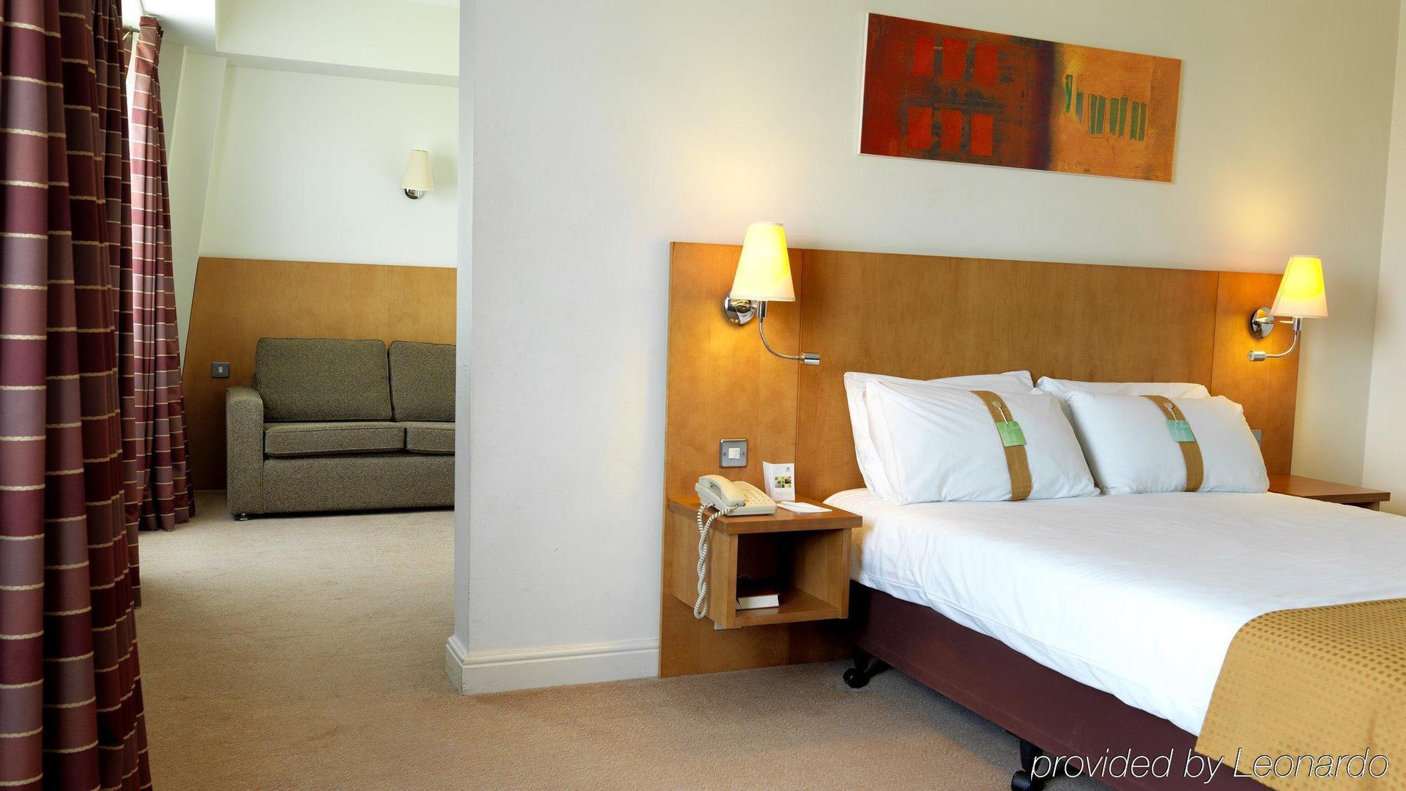 Crowne Plaza By Ihg Hotel
