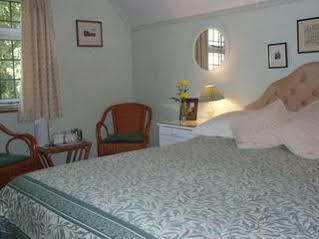 Monks Barn Farm - Self Catering 3* Shottery