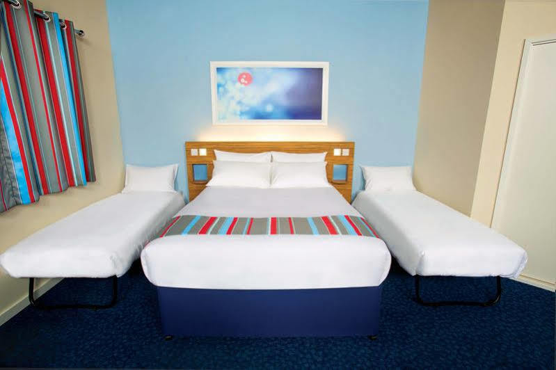 Travelodge Upon Avon Hotel 3*
