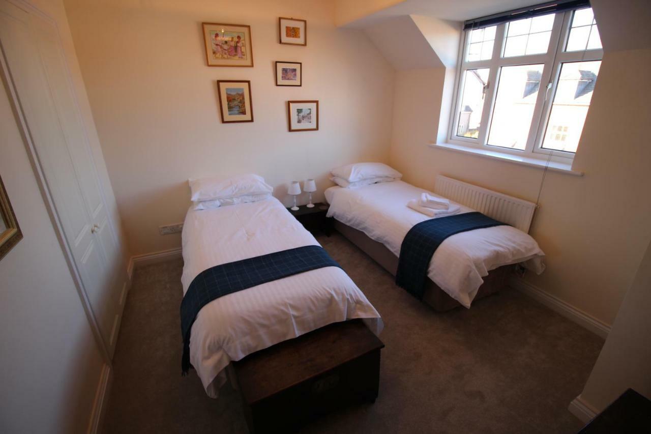 Casa de férias 47 Wetherby Way, 3 Bedrooms, Sleeps 6, Easy Walk To Town, Parking, Self Catering, Great View *