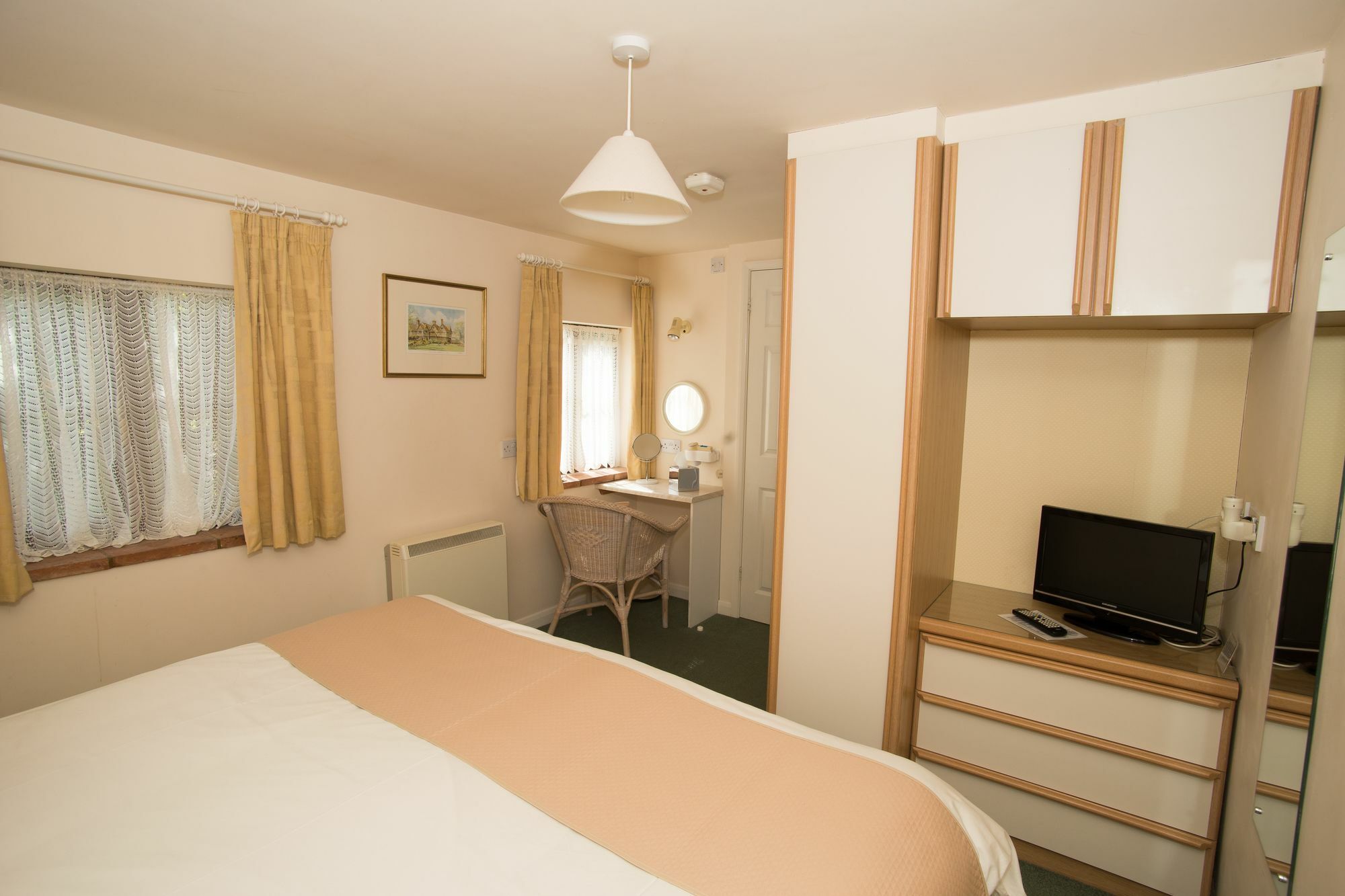 Hotel Monks Barn Farm - Self Catering Shottery