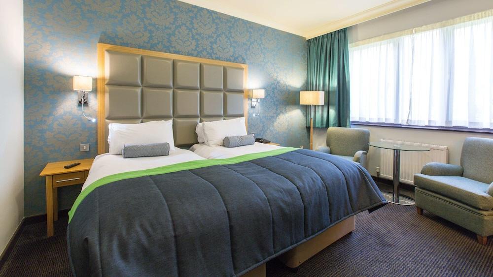 Stratford Manor Hotel