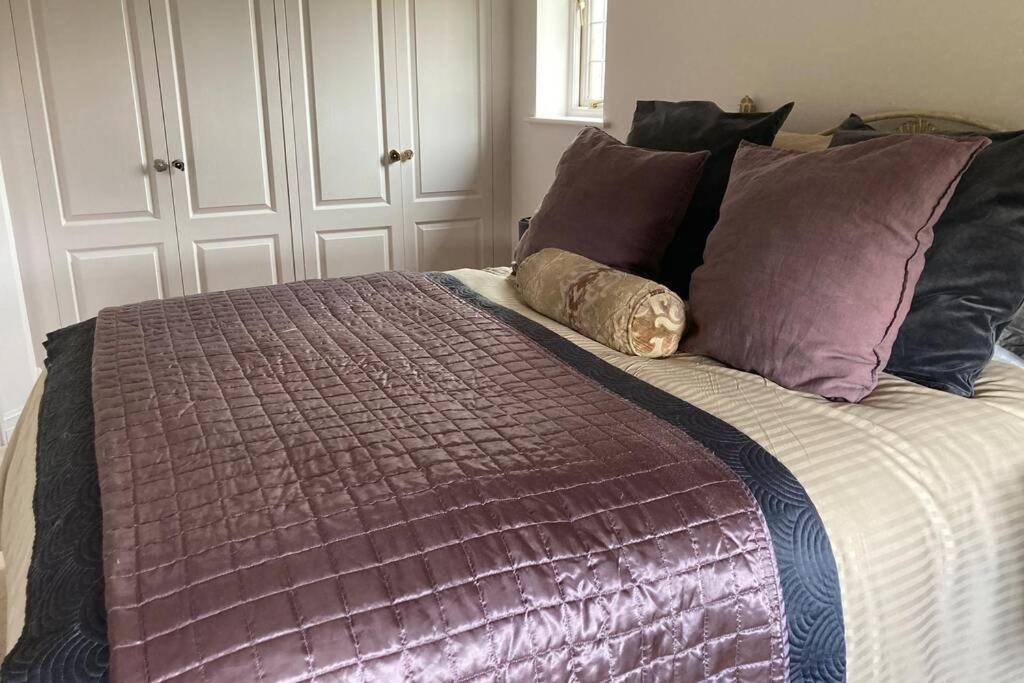 Hip & Stylish House, Edge Of The Cotswolds Holiday home *
