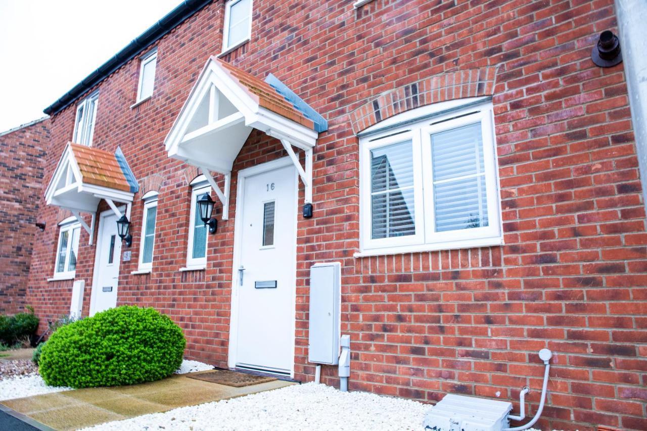 Modern House With Free Private Parking And Wifi * Stratford-upon-Avon
