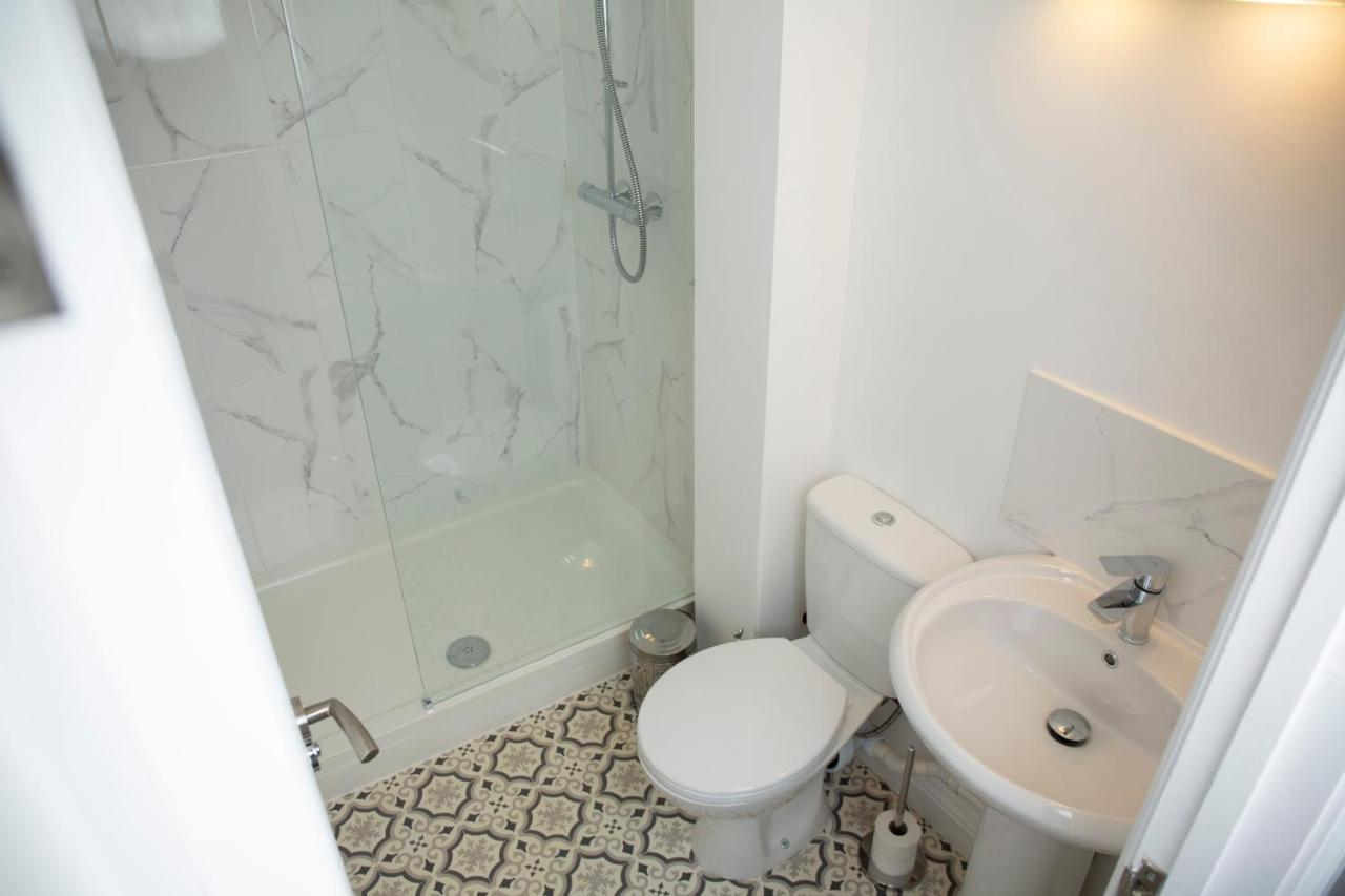 Apartment Modern Townhouse With Free Parking And Wifi *