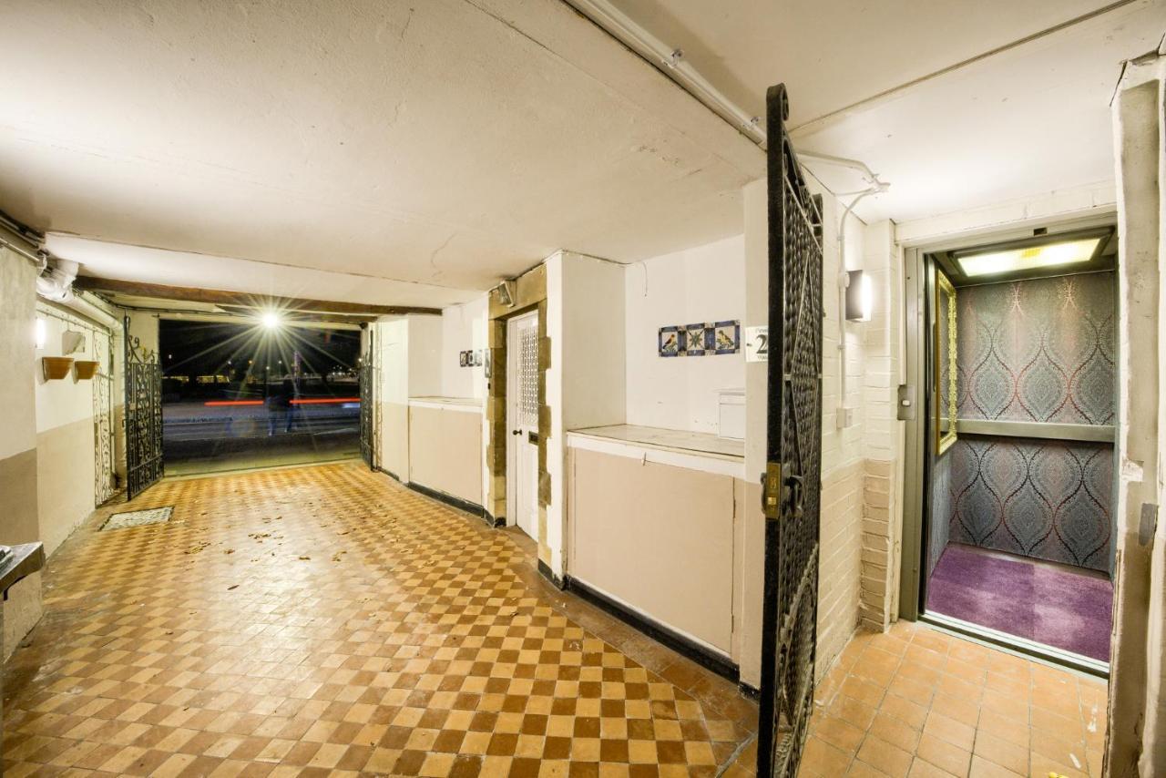 Penthouse On Waterside With River Views, Private Parking & Secluded Hot Tub Apartment Stratford-upon-Avon