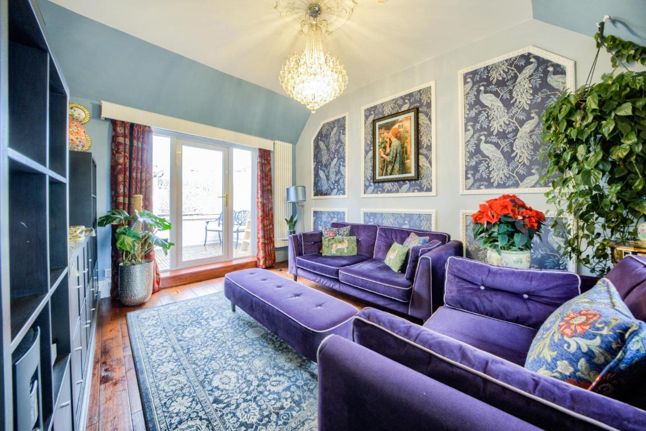 Penthouse On Waterside With River Views, Private Parking & Secluded Hot Tub * Stratford-upon-Avon
