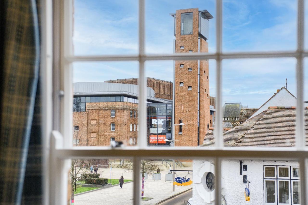 Apartment Penthouse On Waterside With River Views, Private Parking & Secluded Hot Tub Stratford-upon-Avon