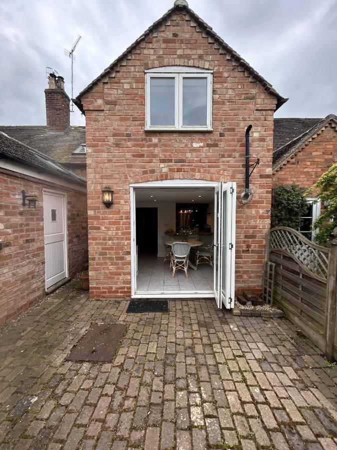 Poppy Quaint Hamlet Of Clifford Chambers Holiday home Stratford-upon-Avon
