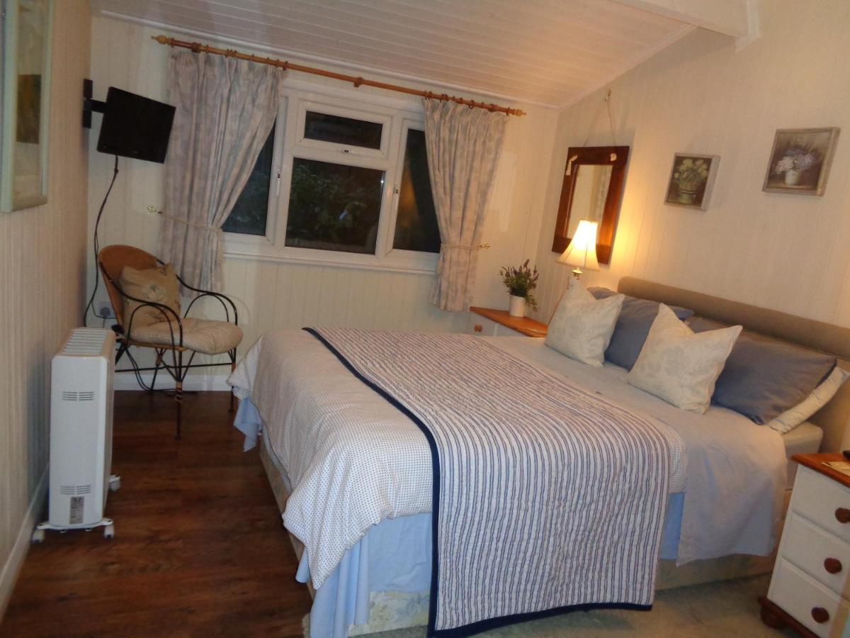 Log Cabin, Conveniently Situated Halfway Between And Warwick Apartamento Stratford-upon-Avon