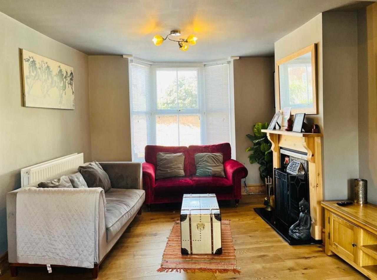 Bodhi Tree - Grove Road Holiday home