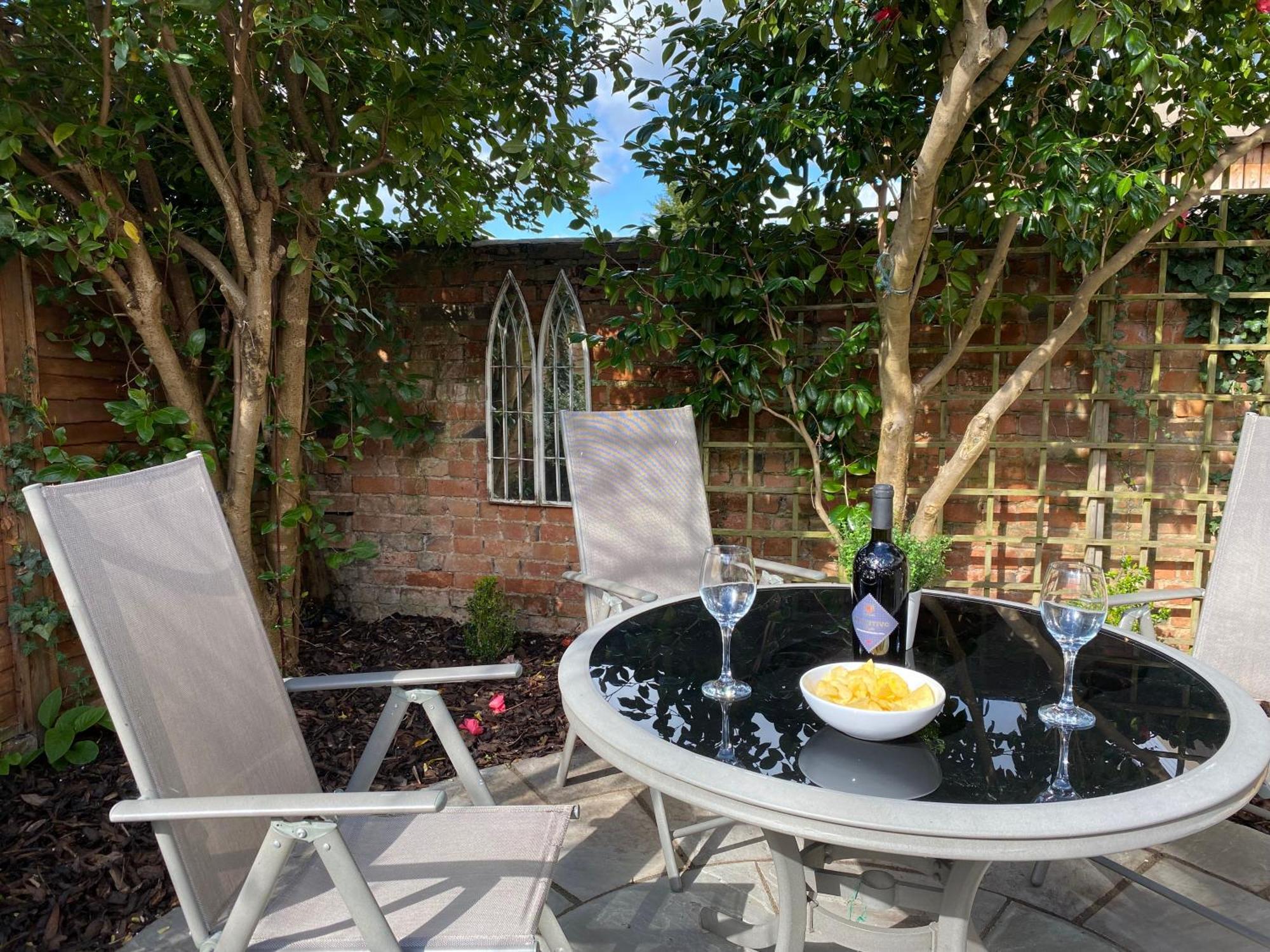 Bard's Nest Scholars Cottage, Stratford, 5 Mins Walk To Rsc Holiday home Stratford-upon-Avon